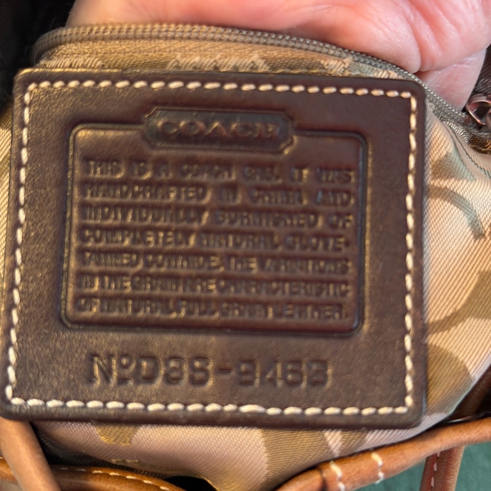 Coach Berkeley drawstring bag in light brown leat… - image 6